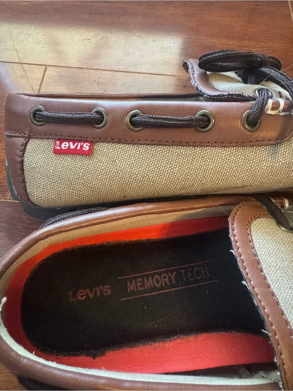 Levi's Men's Tan Canvas loafers